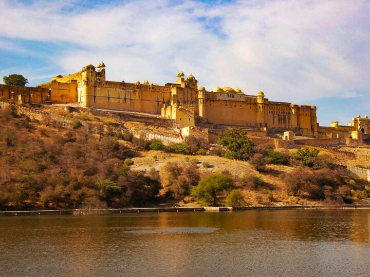 Amber fort and lake india