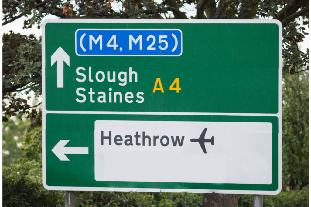 sign to heathrow airport