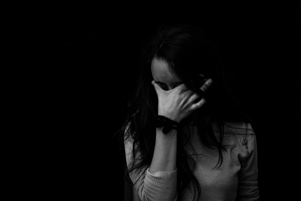 37 Facts About Anxiety Most People Don't Know (2022) 13 black and white anxious woman
