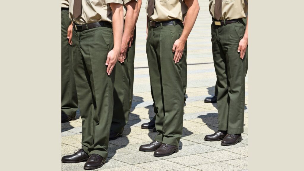 Students are standing in a row