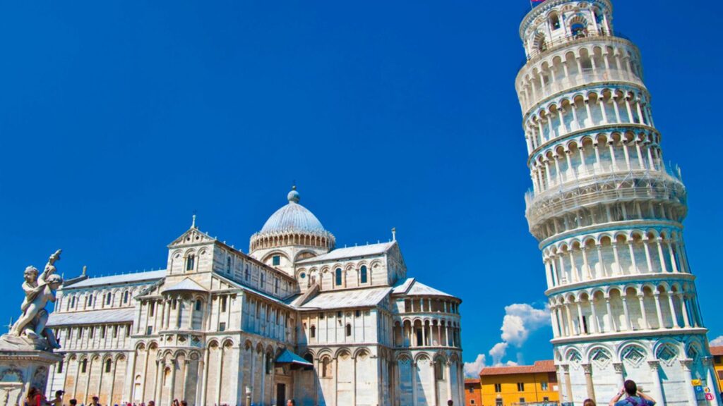 Leaning Pisa Tower italy
