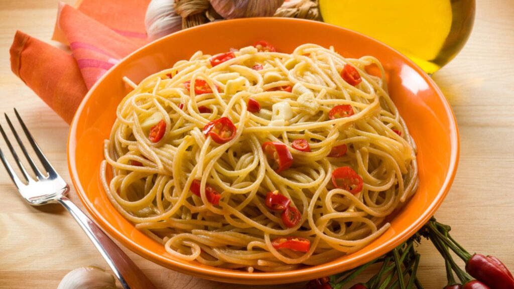 Spaghetti with garlic oil and hot chili pepper