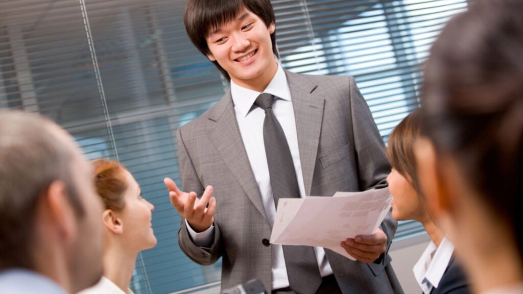 man create eye contact during speech