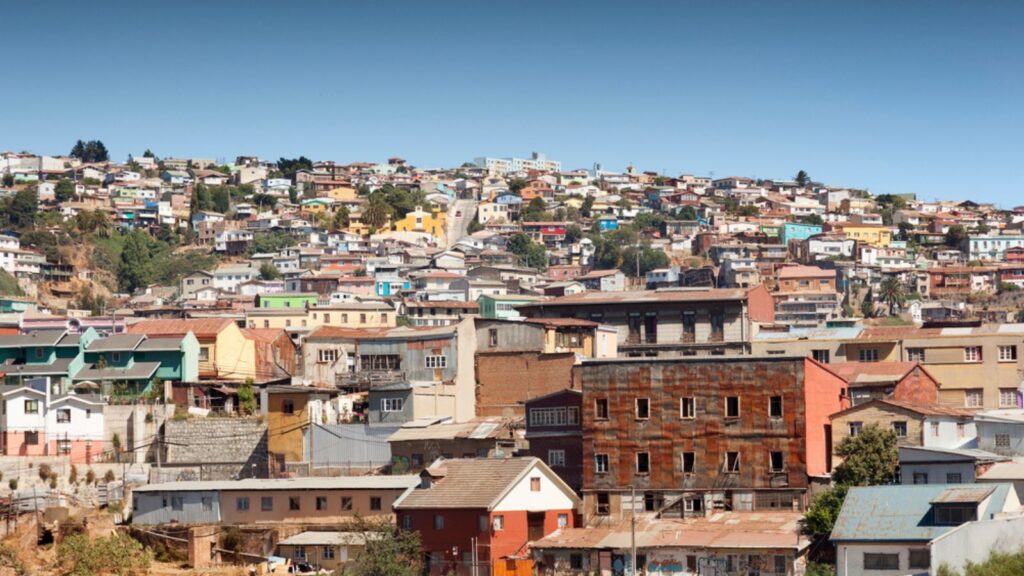 highly populated city, image of houses