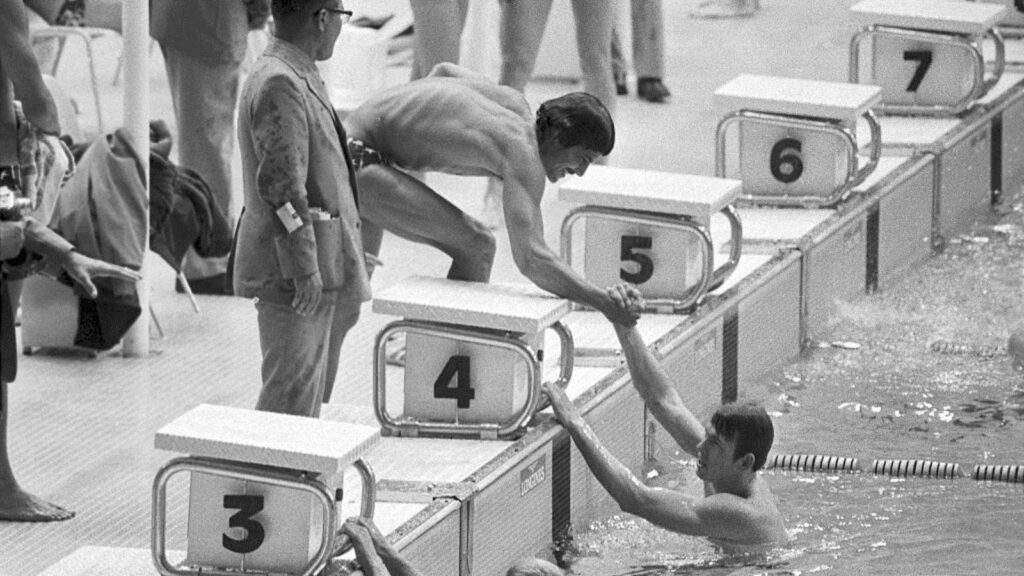 1972 Press Photo Mark Spitz wins Olympic 400 meter swim, Munich, Germany