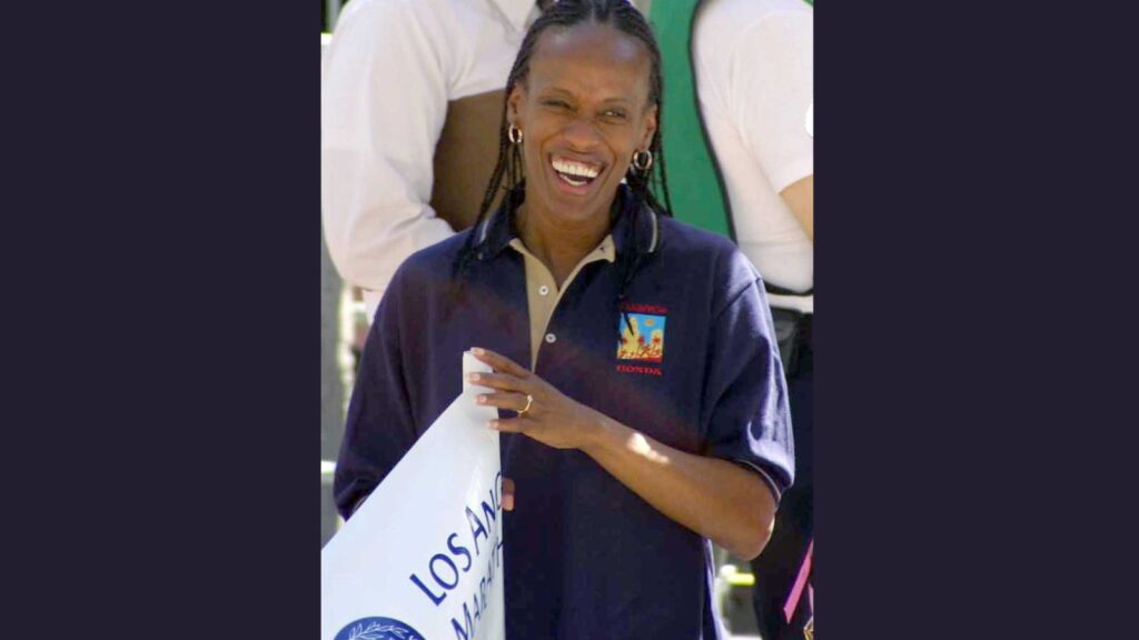 Jackie Joyner-Kersee at the finish line at the 19th Los Angeles Marathon, Downtown Los Angeles, CA. 03-07-04