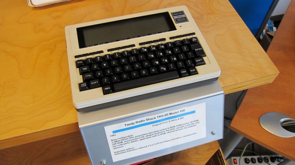 Tandy Radio Shack TRS-80 Model 100 1983