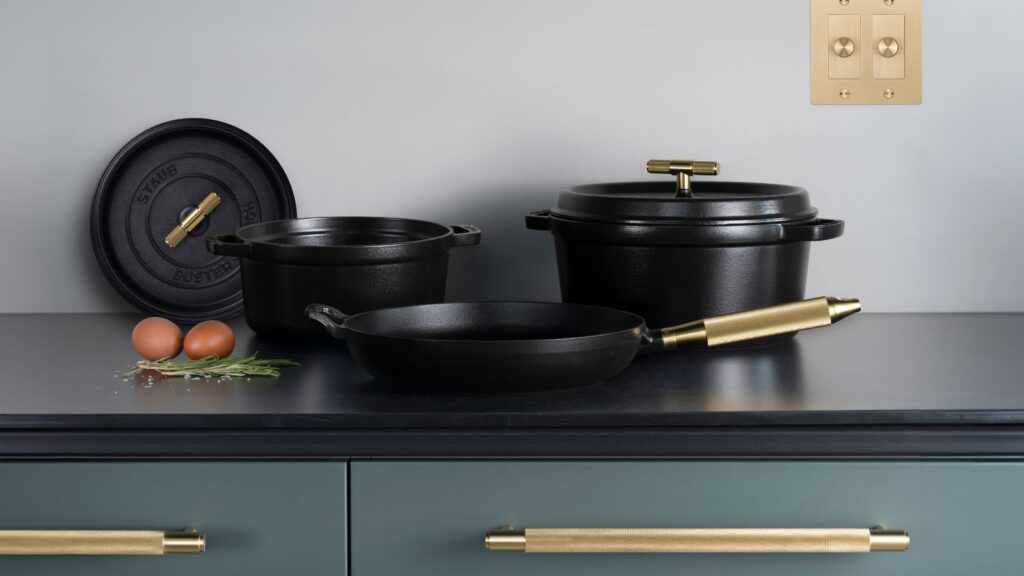 cocotte cast iron pans